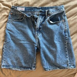 GAP 90’s loose jean shorts
30 waist